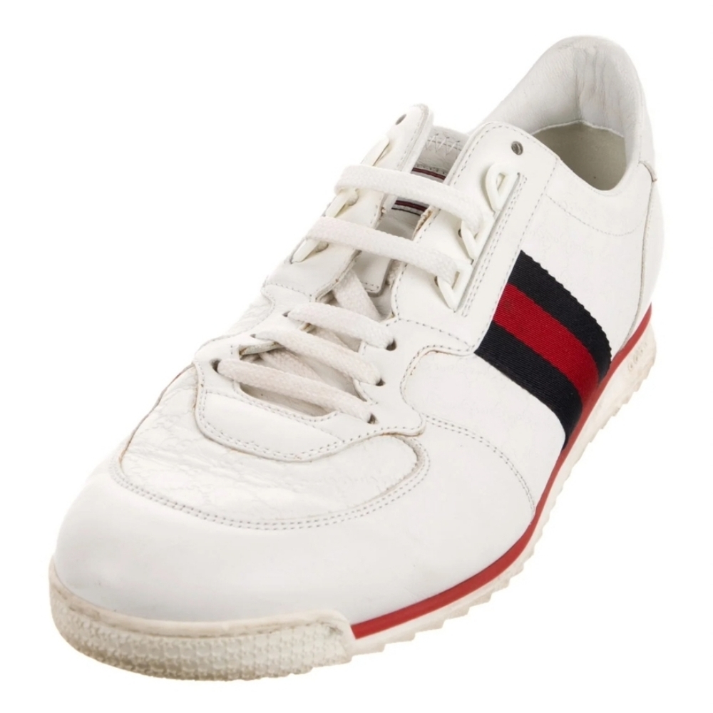 Gucci low top sneakers.